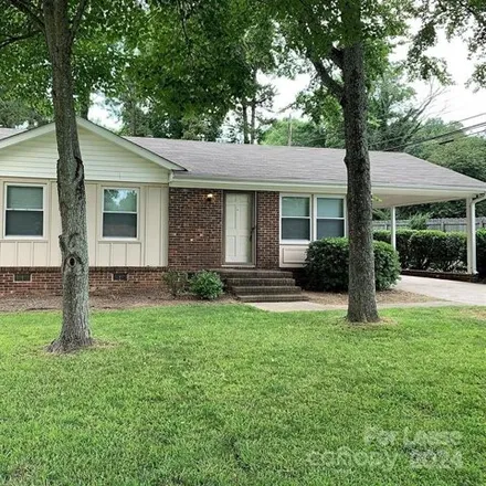 Rent this 3 bed house on 1453 Fox Run Drive in Fox Run, Charlotte