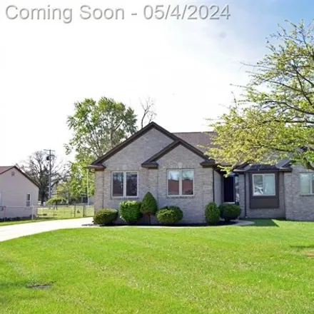 Image 2 - 8356 Wiloray Avenue, Shelby Charter Township, MI 48317, USA - House for sale