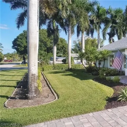 Image 4 - 54 4th Street, Collier County, FL 34134, USA - House for rent