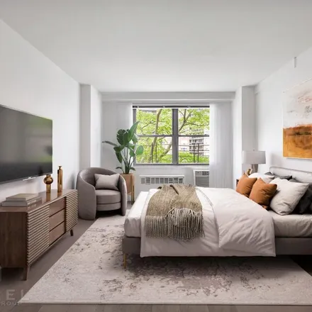 Rent this 4 bed apartment on Queens Boulevard in New York, NY 11375