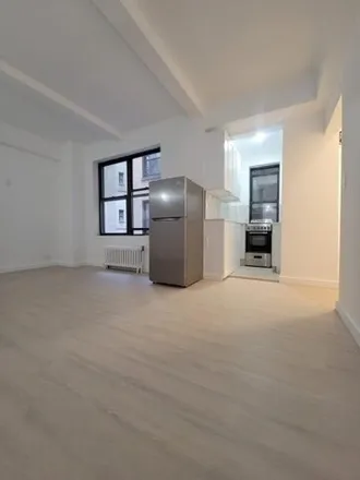 Image 2 - 201 East 35th Street, New York, NY 10016, USA - House for rent