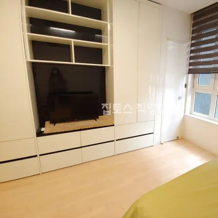 Rent this studio apartment on 서울특별시 강남구 역삼동 825-24