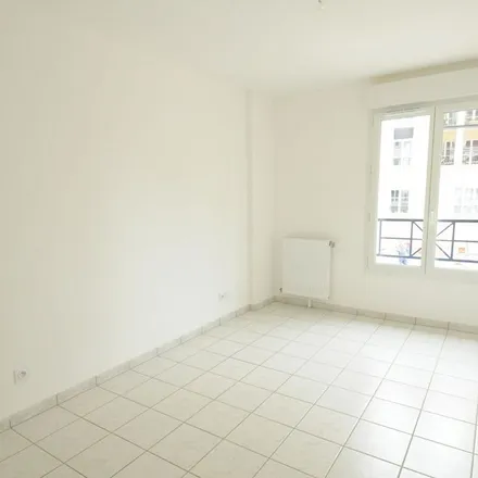 Image 4 - Parking Cœur de Ville, Grand'Place, 92350 Le Plessis-Robinson, France - Apartment for rent