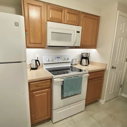 Image 7 - 435 West Court, Woodside Square, Glen Burnie, MD 21061, USA - Townhouse for rent