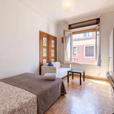 Rent this 5 bed apartment on Madrid in Calle de Juan Álvarez Mendizábal, 36