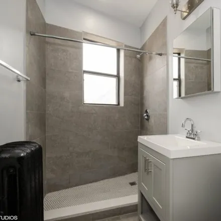 Image 7 - 7618-7626 North Eastlake Terrace, Chicago, IL 60626, USA - Apartment for rent