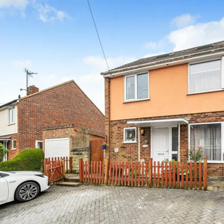 Buy this 4 bed house on 20 Carsdale Close in Reading, RG1 6DL