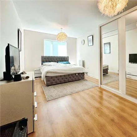 Image 5 - Simplicity Lane, Harlow, CM17 9JZ, United Kingdom - Apartment for sale