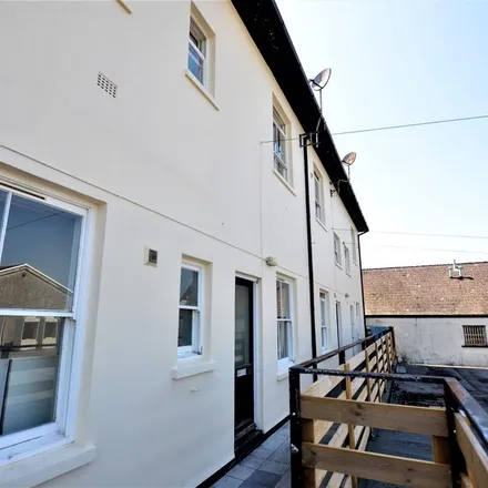 Rent this 2 bed townhouse on The Vine in Fore Street, Bodmin