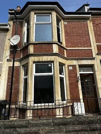 Rent this 3 bed townhouse on 19 Balfour Road in Bristol, BS3 2AF