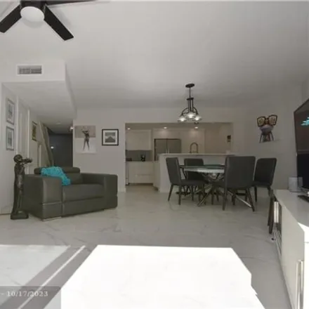 Image 7 - 6045 Bayview Drive, Fort Lauderdale, FL 33308, USA - Townhouse for sale