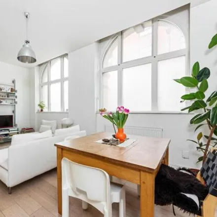 Buy this 2 bed apartment on Belle Epoque Patisserie in 37 Newington Green, London