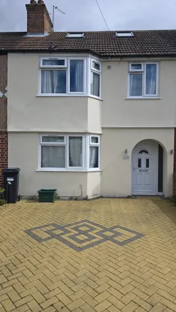 Rent this 3 bed duplex on Waye Avenue in London, TW5 9SQ