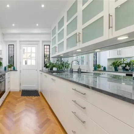 Image 5 - 5-13 Sprimont Place, London, SW3 3HT, United Kingdom - House for sale