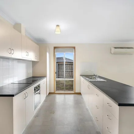 Rent this 3 bed apartment on Peronne Court in Hobart TAS 7030, Australia