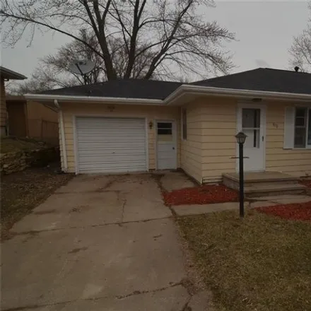 Buy this 2 bed house on 872 Knollcrest Drive in Marion, IA 52302