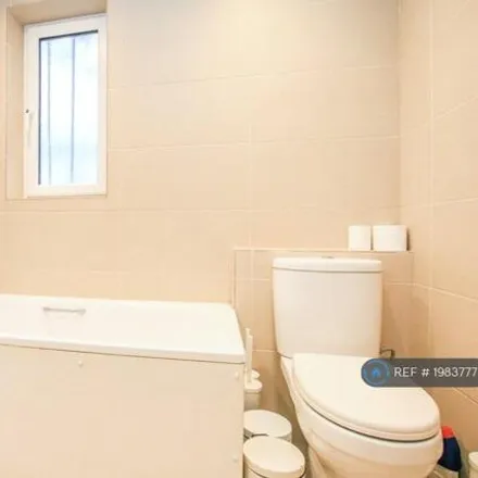 Image 7 - 105 Warwick Road, London, SW5 9UB, United Kingdom - Townhouse for rent