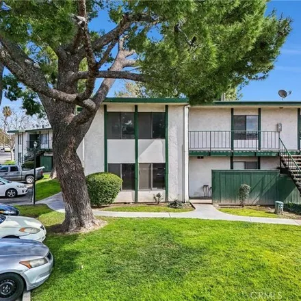 Buy this 1 bed condo on Washington @ Center Eastbound in East Washington Street, East Colton Heights