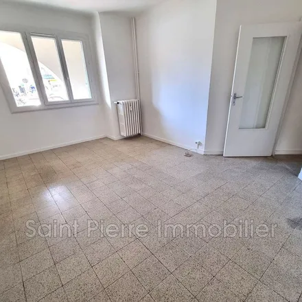 Image 2 - 138 Avenue du Général Leclerc, 06700 Saint-Laurent-du-Var, France - Apartment for rent