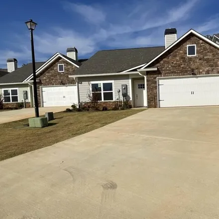Buy this 2 bed duplex on 5078 Ranch Marina Road in Pell City, AL 35128