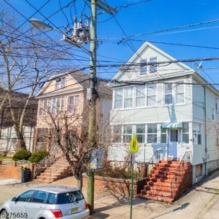 Buy this 7 bed house on Christopher Columbus Elementary School in South 5th Street, Union Square