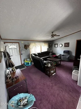 Image 4 - 201 2nd Avenue N West, Pettibone, Kidder County, ND 58475, USA - Apartment for sale