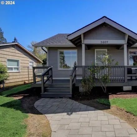 Buy this 2 bed house on 3407 T Street in Vancouver, WA 98663