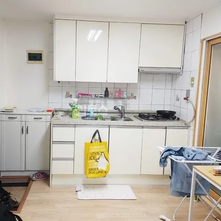 Rent this studio apartment on 서울특별시 강남구 역삼동 766-9