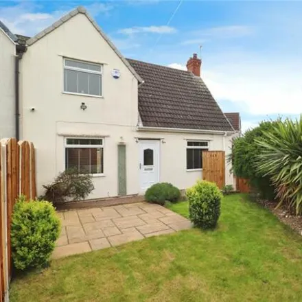 Buy this 3 bed duplex on Princess Avenue in Stainforth, DN7 5RA