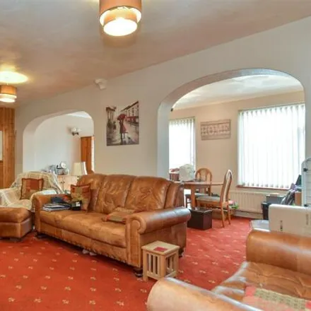 Image 4 - 70 Langley Crescent, Brighton, BN2 6NL, United Kingdom - Townhouse for sale