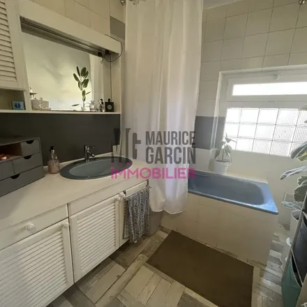 Image 4 - 78 Avenue Victor Hugo, 84200 Carpentras, France - Apartment for rent