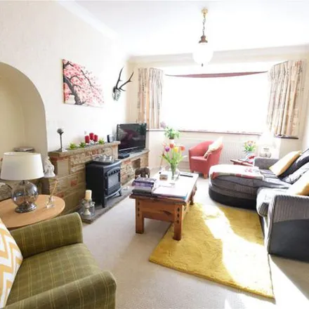 Rent this 3 bed apartment on Freshwell Avenue in London, RM6 5DS