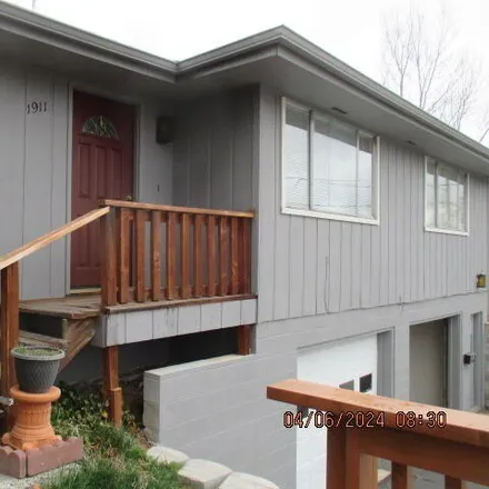 Buy this 3 bed house on 1943 North Eldorado Avenue in Klamath Falls, OR 97601