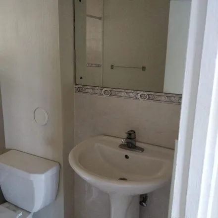 Image 5 - City Plumbing & Hardware Services, Milford Road, Springfield, Kingston, Jamaica - Apartment for rent