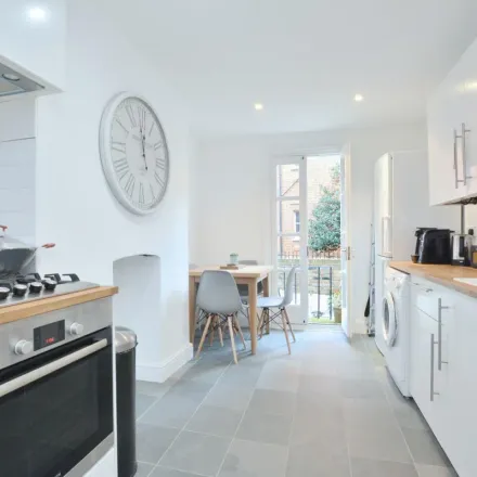 Image 3 - unnamed road, London, W6 0TA, United Kingdom - Apartment for rent