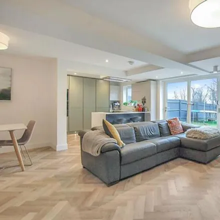 Image 5 - 21 St Michaels Close, Charlton Kings, GL53 9DW, United Kingdom - Townhouse for sale