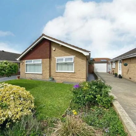 Buy this 2 bed house on Crestview Drive in Lowestoft, NR32 4EL