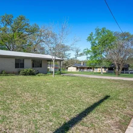 Image 2 - 755 Little Rock Road, Canton, TX 75103, USA - House for sale