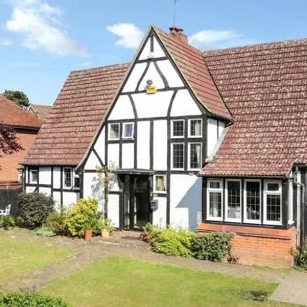 Buy this 4 bed house on 118 London Road in Guildford, GU1 1TN