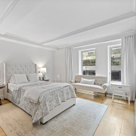 Image 7 - Trump Park Avenue, 502 Park Avenue, New York, NY 10022, USA - Condo for sale