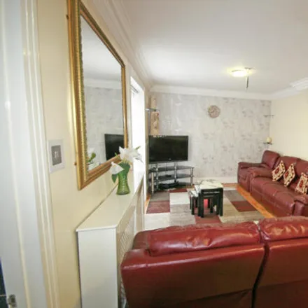 Image 7 - 66 Pearcroft Road, London, E11 4DP, United Kingdom - Duplex for sale