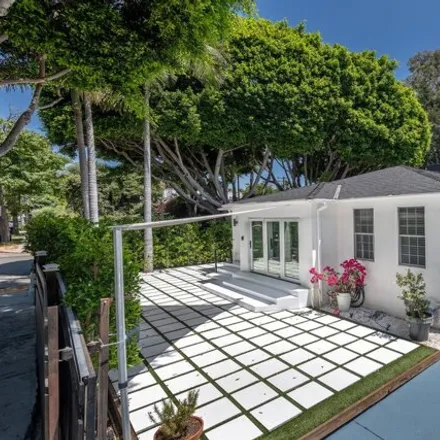 Image 2 - 8794 Sherwood Drive, West Hollywood, CA 90069, USA - House for sale