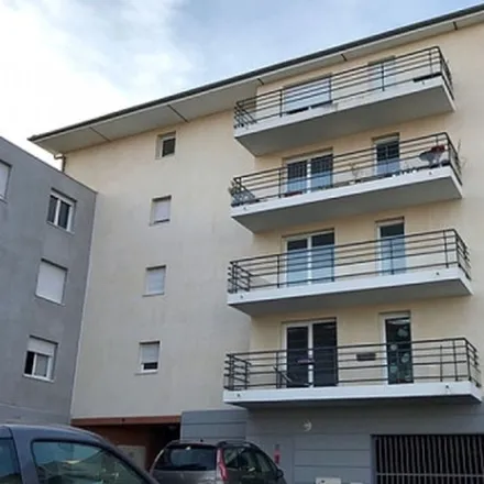 Rent this 3 bed apartment on 22 boulevard Desaix in 63000 Clermont-Ferrand, France
