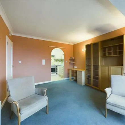 Image 3 - Homesearle House, Ryecroft Gardens, Goring-by-Sea, BN12 4LP, United Kingdom - Apartment for sale