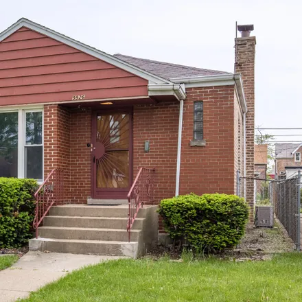 Buy this 3 bed house on 9916 South Sangamon Street in Chicago, IL 60643