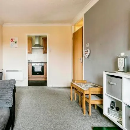 Image 5 - Godmanston Close, Bournemouth, Christchurch and Poole, BH17 8BU, United Kingdom - Apartment for sale