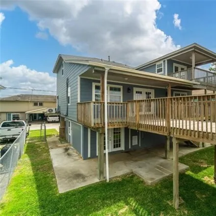 Buy this 4 bed house on 726 Marlin Drive in Bayou Vista, Galveston County
