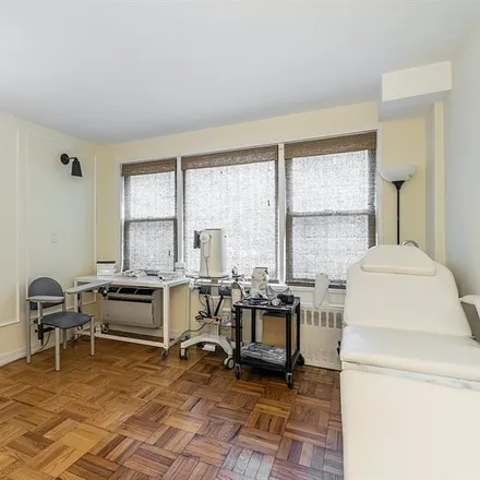 Buy this studio apartment on 333 EAST 34TH STREET in New York