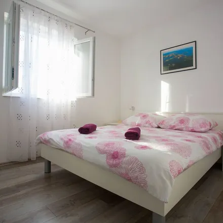 Rent this 1 bed apartment on 21403 Općina Sutivan