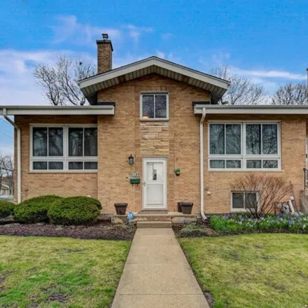 Buy this 3 bed house on 214 East Lynnwood Avenue in Arlington Heights, IL 60004